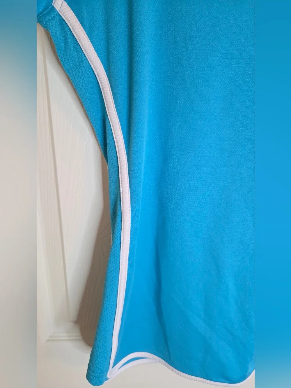 Nike Dry Fit Turquoise Blue V-Neck Athletic Top Short Sleeve White Piping XL